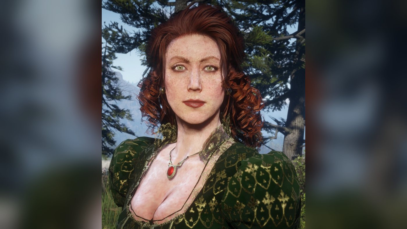 Gros plan de Molly en robe verte